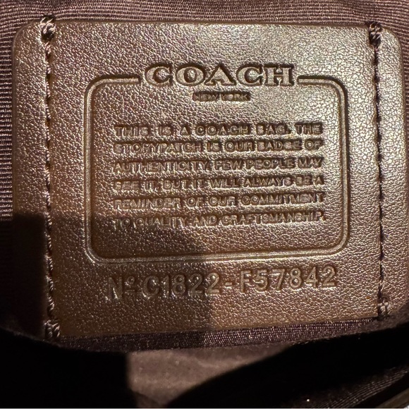 Coach Beige/White Signature Coated Canvas and Leather Drawstring Carryall Bag - Picture 3 of 16